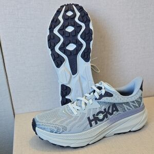 HOKA CHALLENGER ATR 7 Women's Running Shoes - Light Blue & NEW (w 7.5).